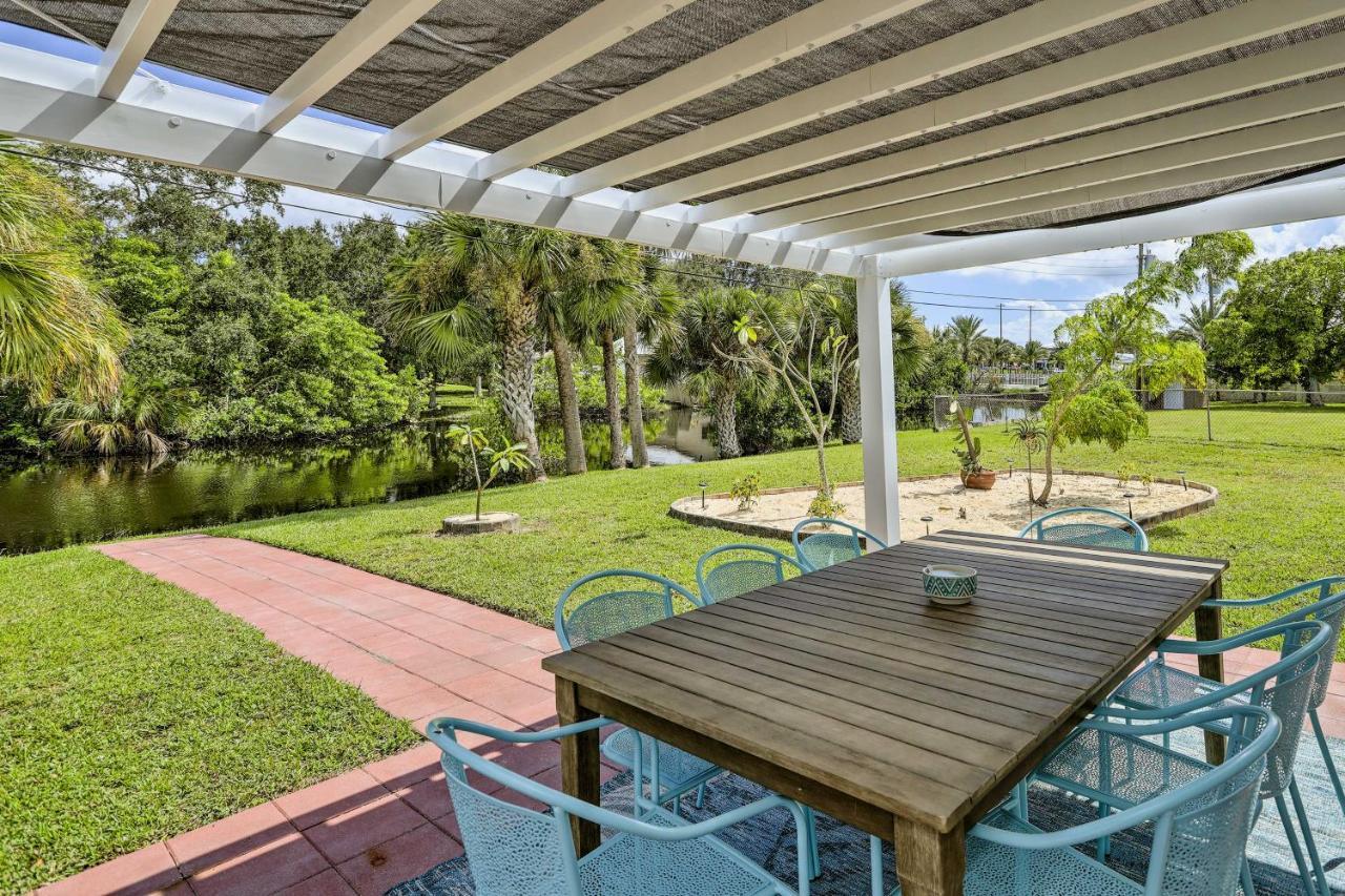 Merritt Island Home Fire Pit And Canal Access! Екстер'єр фото